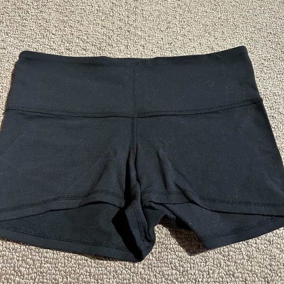 Lululemon shorts - Picture 2 of 6